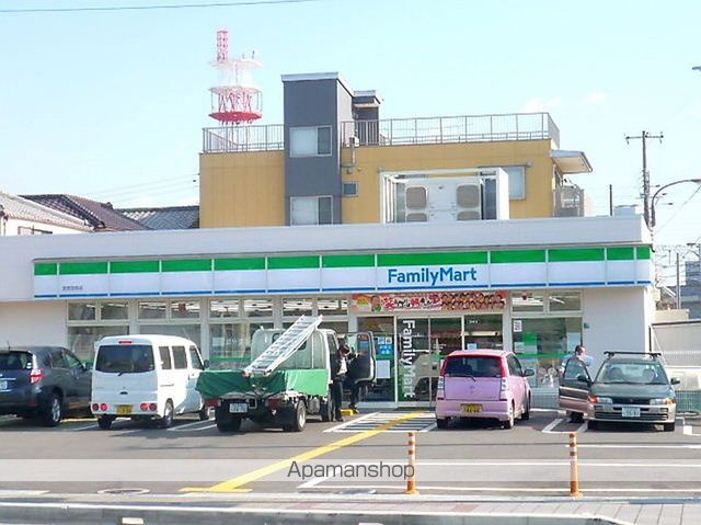 コンビニ　ファミリーマート（コンビニ）まで410m