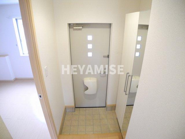 玄関　※室内画像は別号室のもの