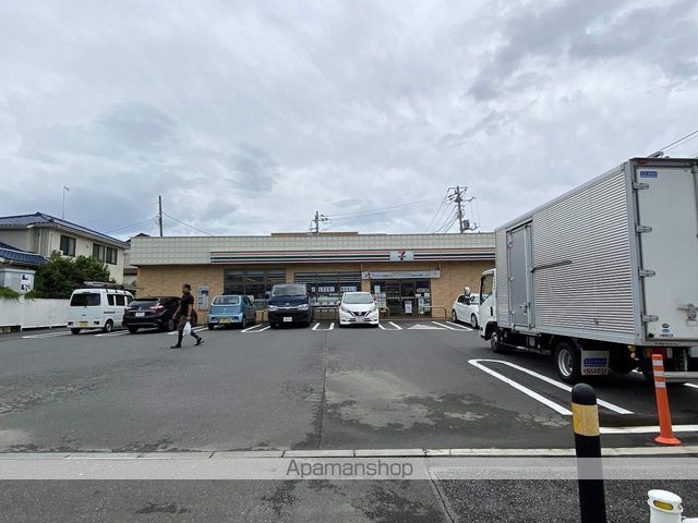 コンビニ　セブンイレブン（コンビニ）まで298m