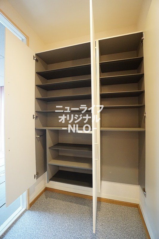 その他設備　天井まで高さのある大容量シューズボックス☆
