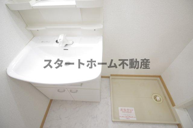 洗面設備　コンパクトで使いやすい洗面所