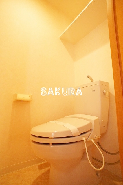トイレ　落ち着いた色調のトイレです♪