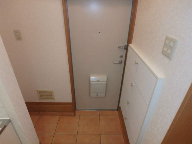 玄関　シューズボックスあります。別部屋参考写真。