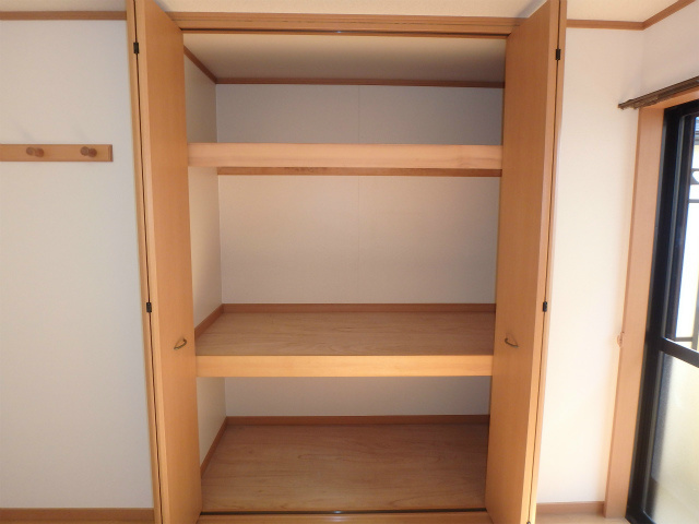 収納　収納力のあるクローゼット。別部屋参考写真。