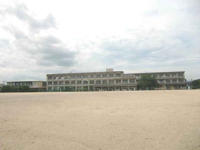 小学校　美濃加茂市立太田小学校（小学校）まで1533m