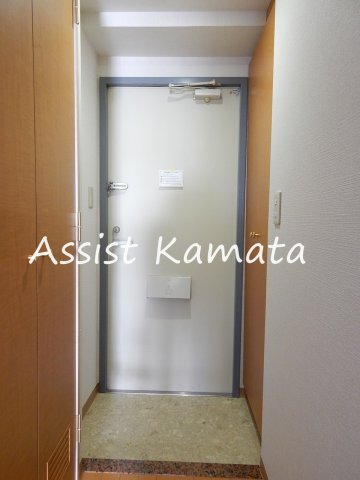 玄関　写真は同タイプの別号室です
