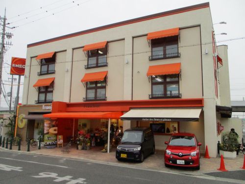 飲食店　花とお菓子の工房 フランシーズ（飲食店）まで1116m