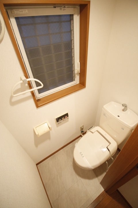トイレ　※他部屋写真使用