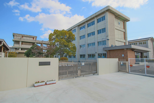 小学校　岡山市立平井小学校（小学校）まで1307m