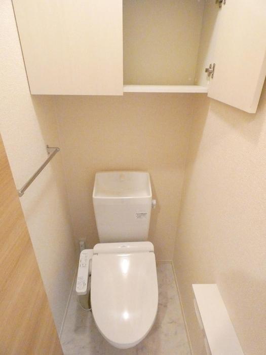 トイレ　温水洗浄暖房便座