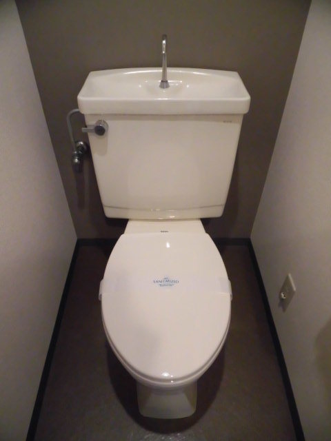 トイレ　（参考）同一建物内の他の部屋の写真となります。