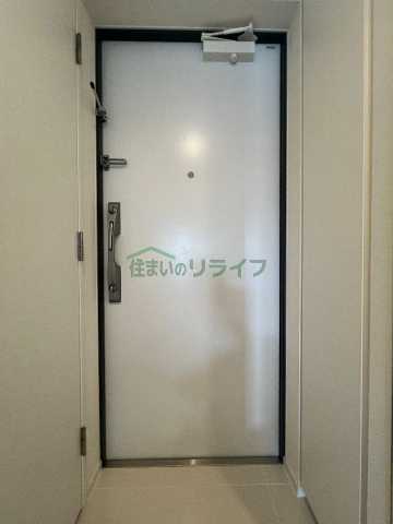 玄関　※参考写真　同タイプ（別部屋）の写真となります。
