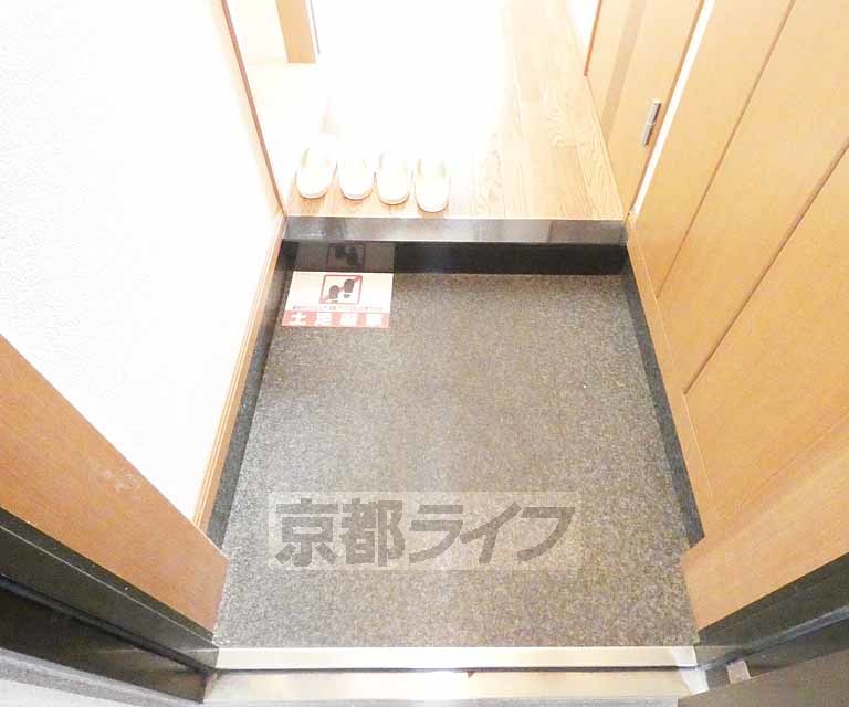玄関　ゆったりとした玄関です。