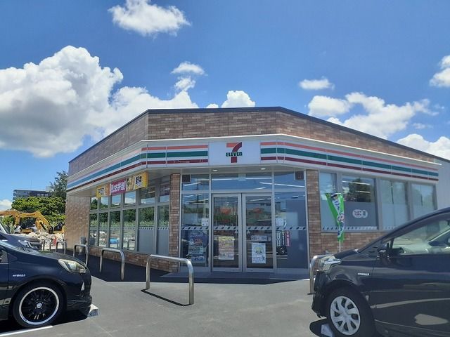コンビニ　セブンイレブン古謝三丁目店（コンビニ）まで400m