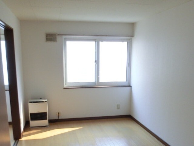 バルコニー　南向きなので光も入ります