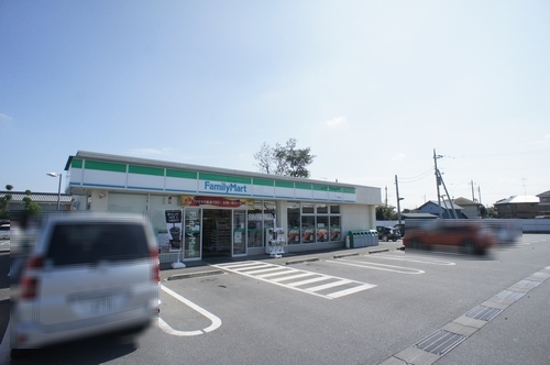 コンビニ　ファミリーマート結城北店（コンビニ）まで697m
