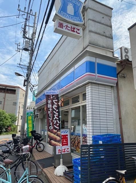 コンビニ　ローソン千住中居町店（コンビニ）まで310m