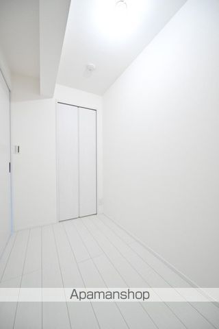 東京メトロ日比谷線 八丁堀駅 徒歩1分 5階建 築1年の居間写真