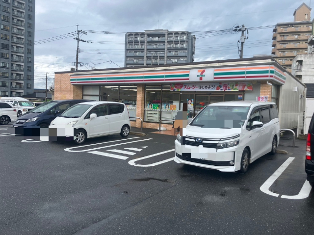 コンビニ　セブンイレブン戸畑中原西１丁目店（コンビニ）まで137m