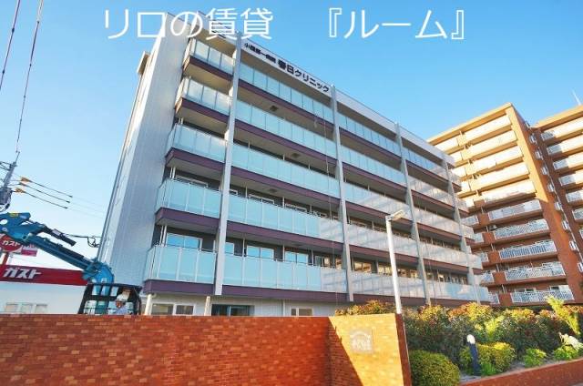 建物外観　オートロック、宅配ボックス付き。