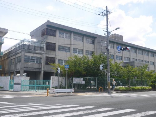中学校　寝屋川市立中木田中学校（中学校）まで266m