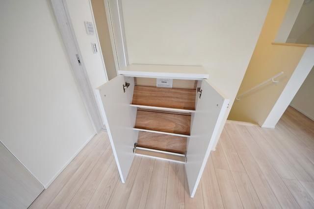 その他　★お部屋内のシューズボックスです★