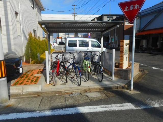 グランシュールWEST IIの外観写真