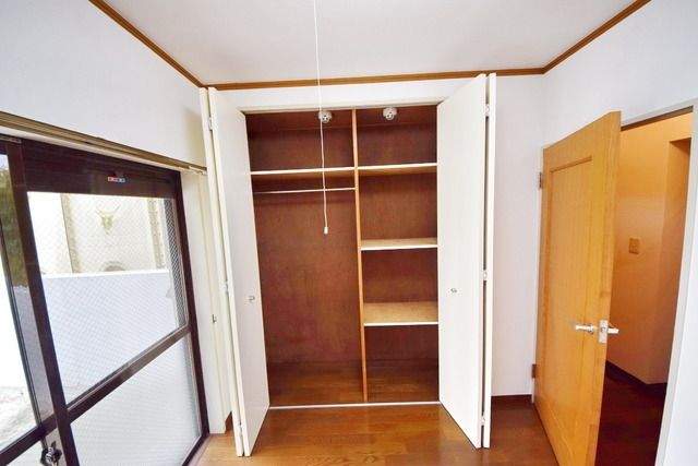 収納　★天井の高さがあるたっぷりと入る収納です★