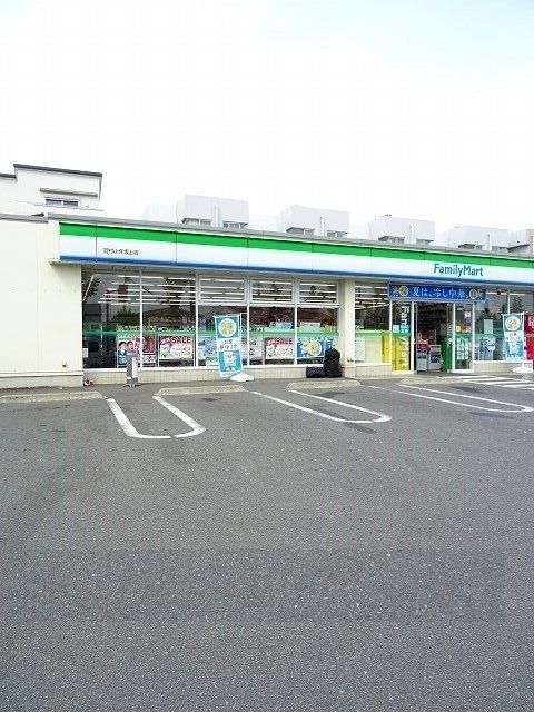 コンビニ　ファミリーマート羽村小作坂上店（コンビニ）まで1600m