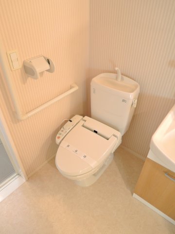 ハートライフ三浦 B棟のトイレ写真