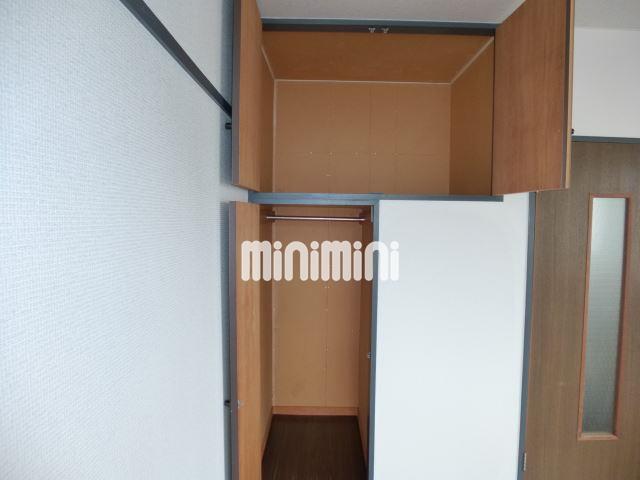 収納　洋室には収納もあります。