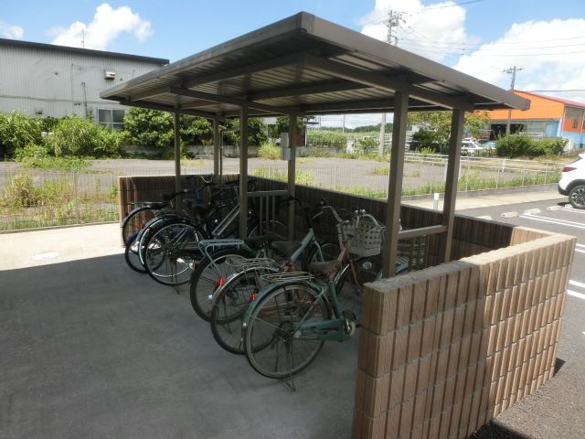 その他共有部分　屋根付き駐輪場