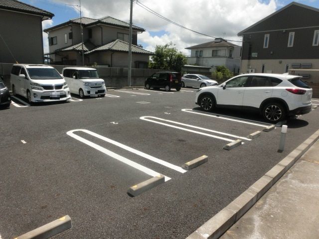 駐車場　広々とした敷地内駐車場