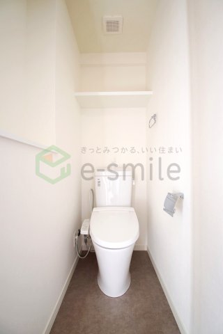 ＪＲ鹿児島本線 千早駅 徒歩6分 15階建 築6年のトイレ写真