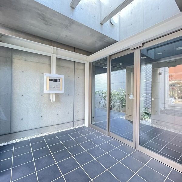 ＪＲ東海道本線 金山駅 徒歩11分 10階建 築18年の外観写真