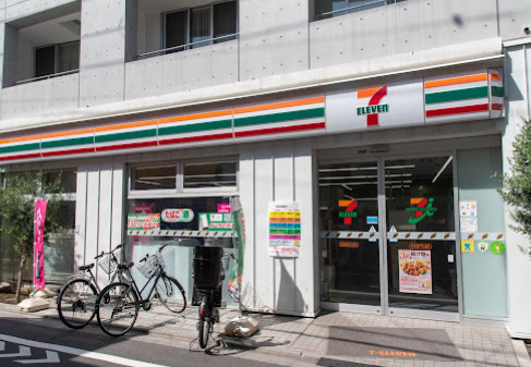 コンビニ　セブンイレブン 世田谷経堂すずらん通り店（コンビニ）まで521m
