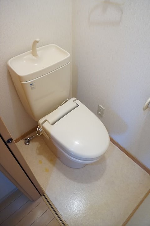 トイレ　別号室の参考写真となります