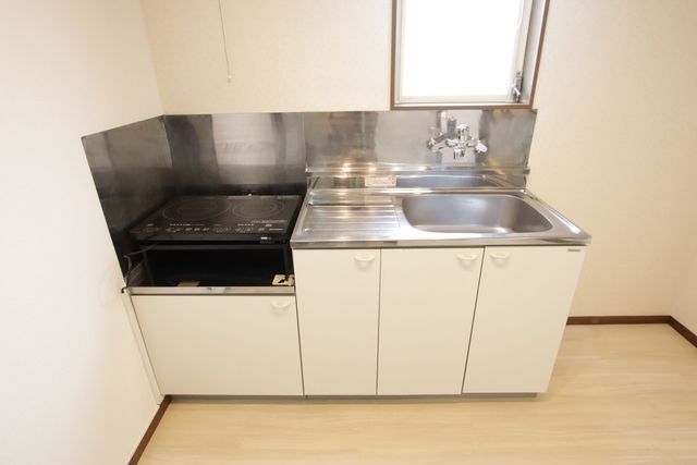キッチン　ＩＨ２口備え付け