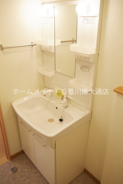 洗面設備　同型別部屋写真