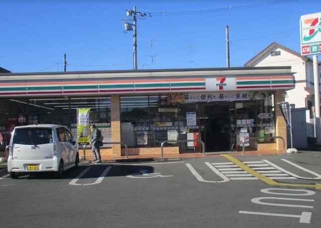 コンビニ　セブンイレブン 鴻巣宮前原店（コンビニ）まで671m