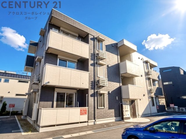 建物外観　オートロックで外部の人間が簡単に出入りできないため安心です。