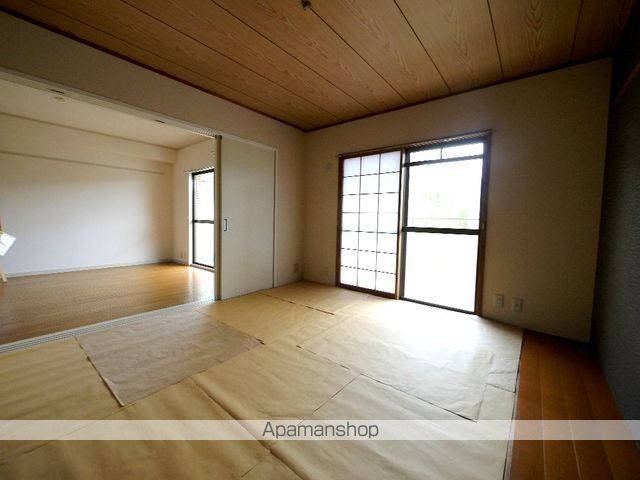 地下鉄名城線 総合リハビリセンター駅 徒歩6分 3階建 築43年の内装写真