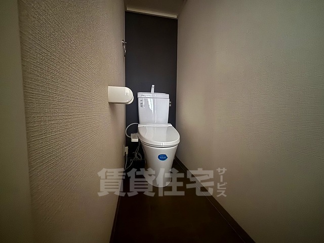 地下鉄東山線 本山駅 徒歩8分 2階建 築34年のトイレ写真