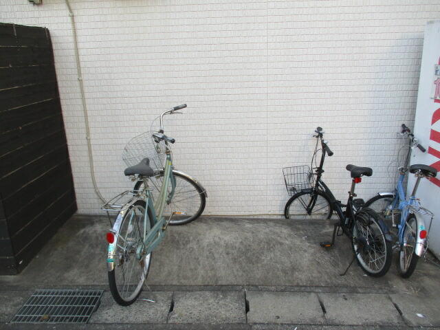 ＪＲ常磐線 松戸駅 徒歩16分 2階建 築13年の外観写真
