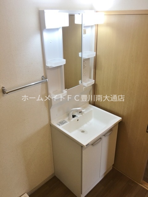 洗面設備　同型別部屋写真