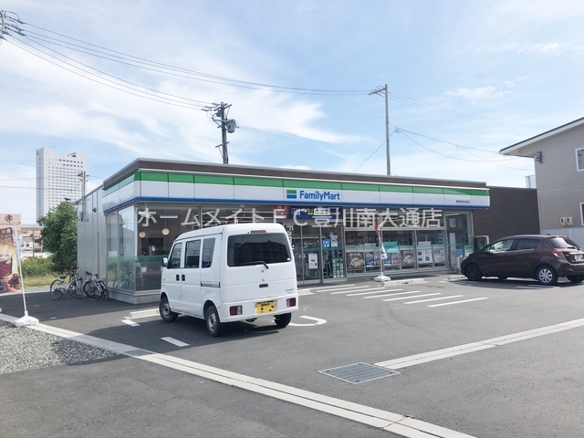 コンビニ　ファミリーマート豊橋西部団地前店（コンビニ）まで462m