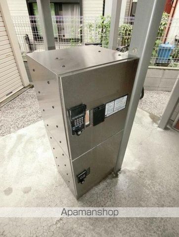 京急本線 生麦駅 徒歩8分 3階建 築8年の外観写真