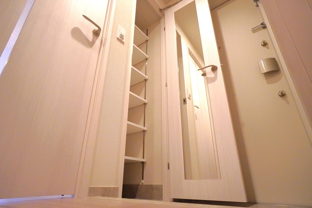 玄関　※写真は同タイプ住戸です。
