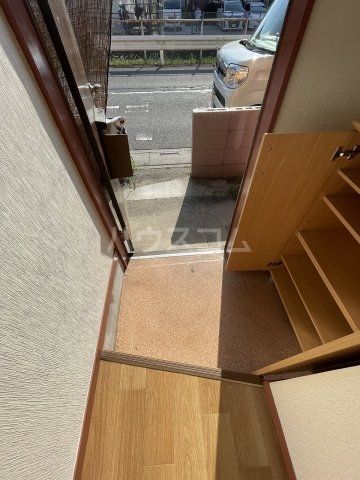 ブルーウッド草加の玄関写真
