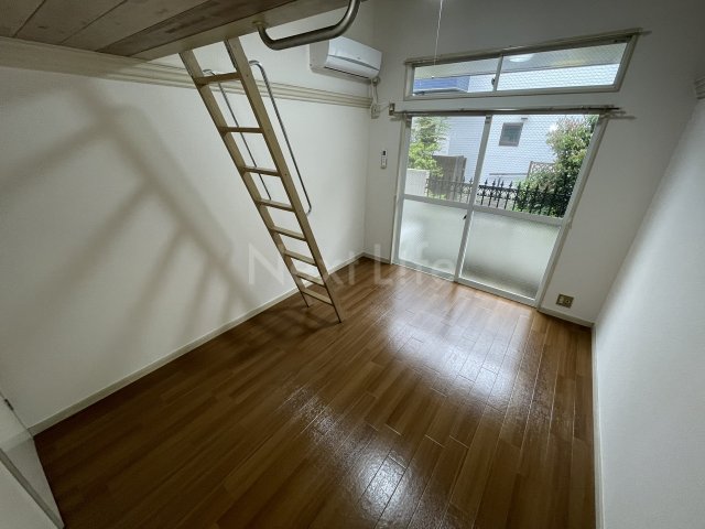 レオニダス鶴間の内装写真